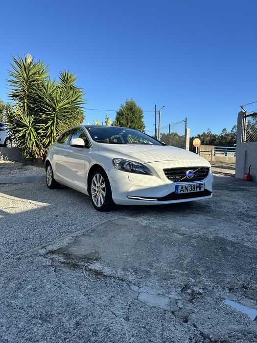 Volvo v40 d2 teto panoramico