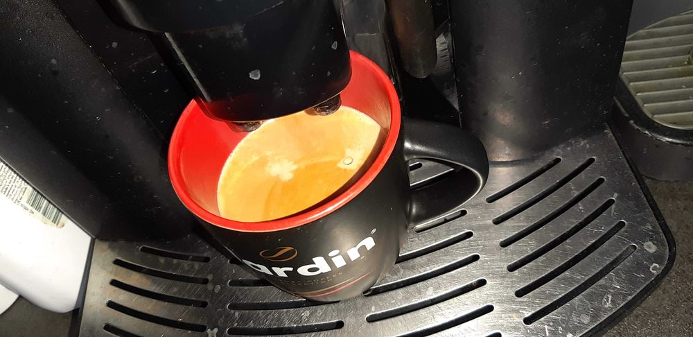 Кавомашина Delonghi Magnifica ESAM 3000.B Кофемашина автоматическая