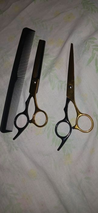 Tesouras profissional  com pentes de barbeiro