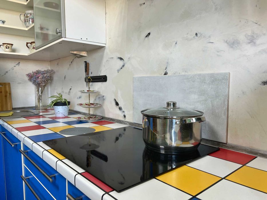 Місце в кімнаті дешево/Тепло, світло, вода тільки у нас!