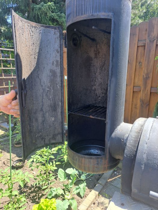 Grill i wędzarnia w jednym