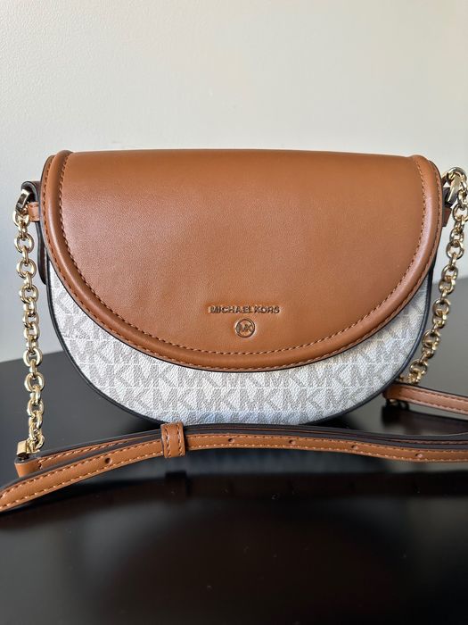 Сумка Jet set charm від Michael Kors