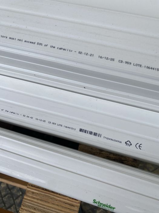 Calha tecnica PVC 40x60mm Shhneider NOVAS