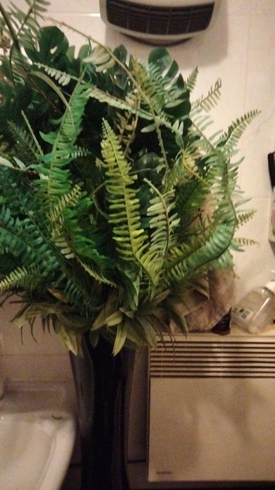 Vaso Preto em Fibra + Flores