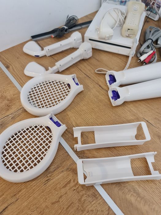 Nintendo Wii konsola plus gry sportowe plus Akcesoria