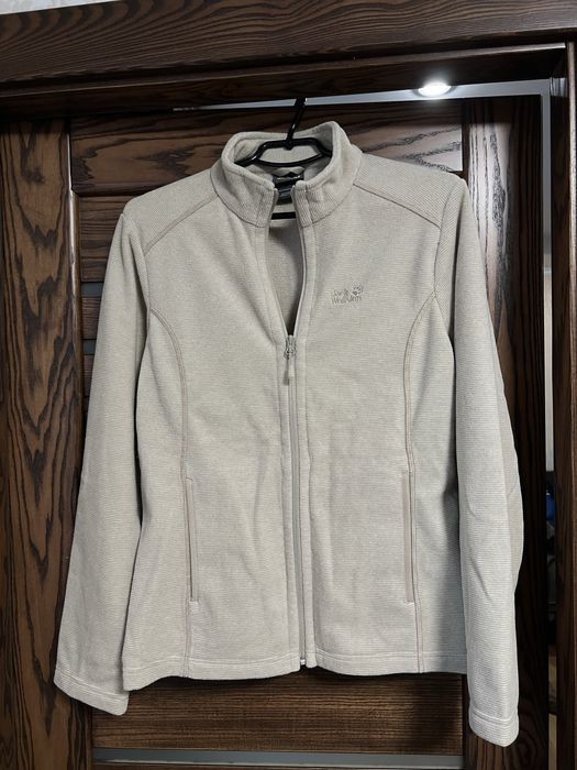 Продам женскую кофту Jack Wolfskin