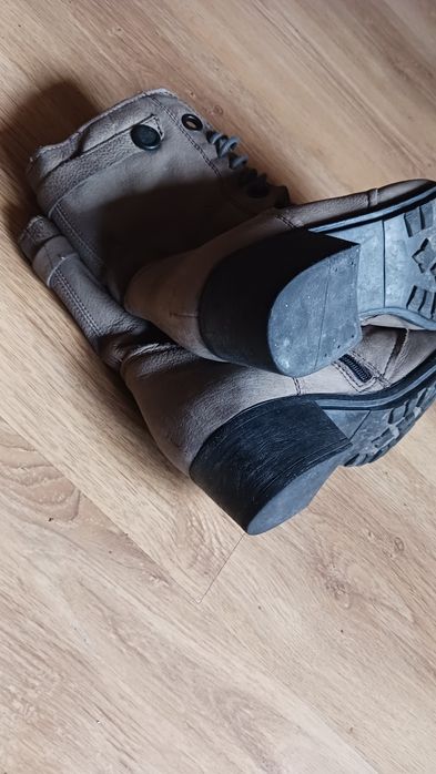 Buty botki  rozmiar 39