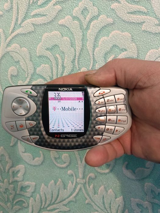 мобільний телефон Nokia N-Gage QD.