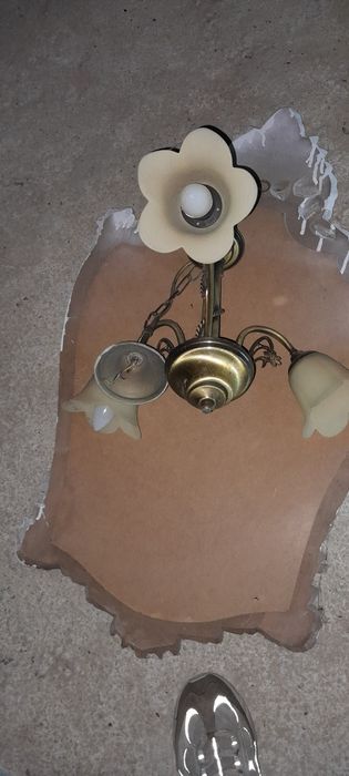 2 candeiros de teto 2 de mesinha  4 de parede