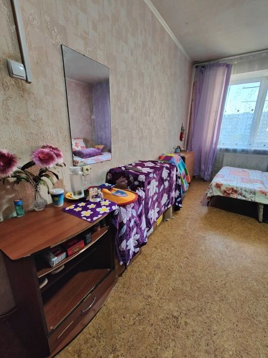 Продам гостинка на Залютино. Капремонт.