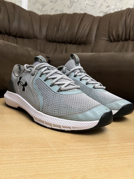 Under Armour Charged Commit TR 3