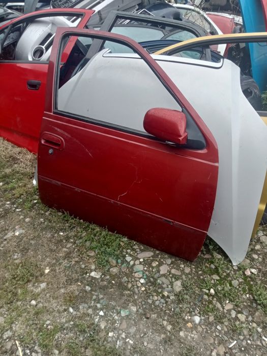 Продам двері до Део нексія