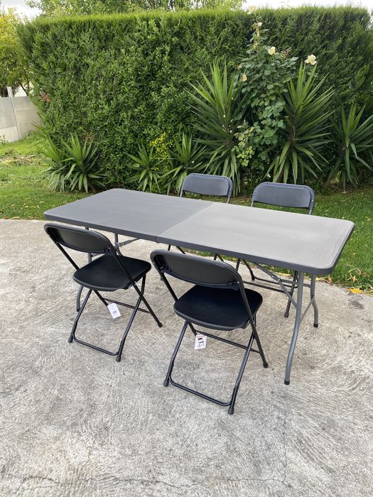 Mesa, cadeiras, bancos dobráveis