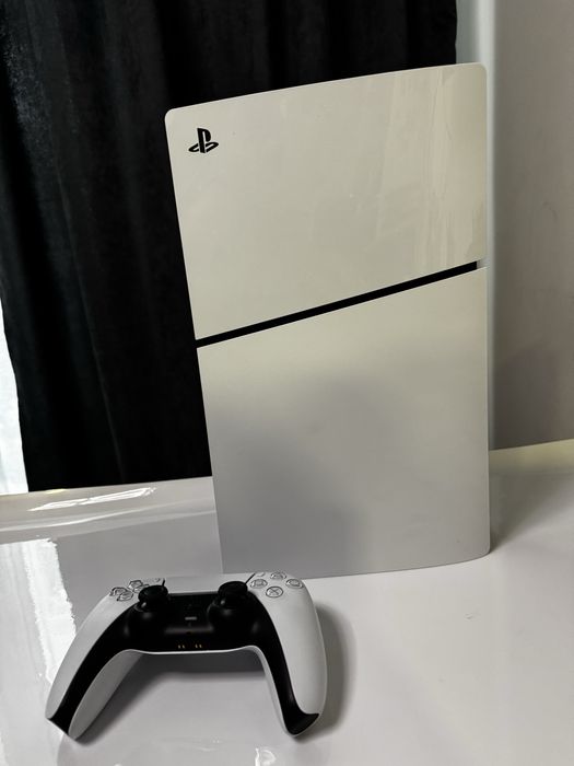 Ігрова приставка PlayStation 5 Slim