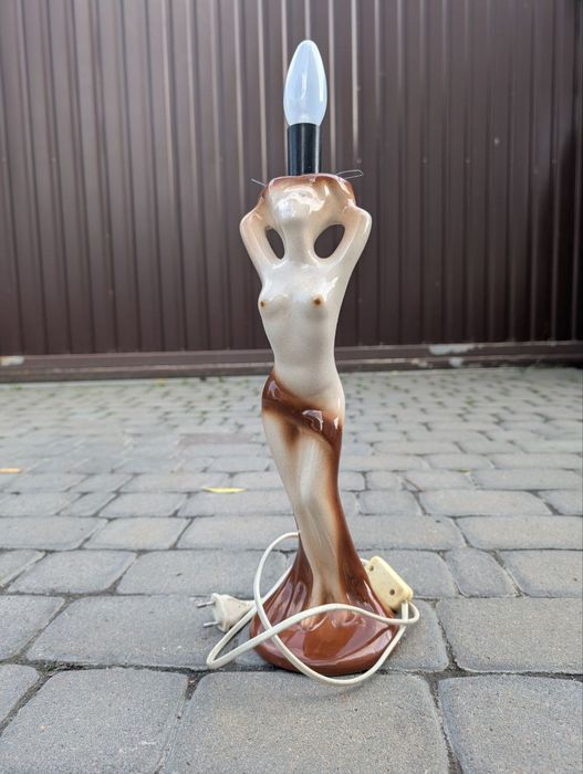 Светильнік настольний