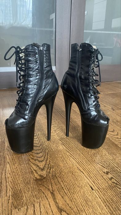 Стрипы Pleaser шкіряні 3-ка