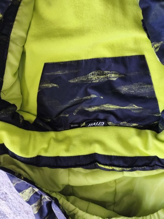 Sprzedam kurtkę narciarską rozm 122/128