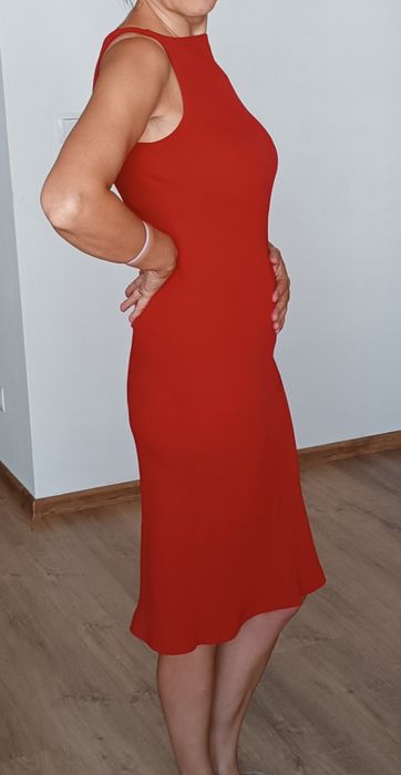 Elegancka czerwona sukienka 38
