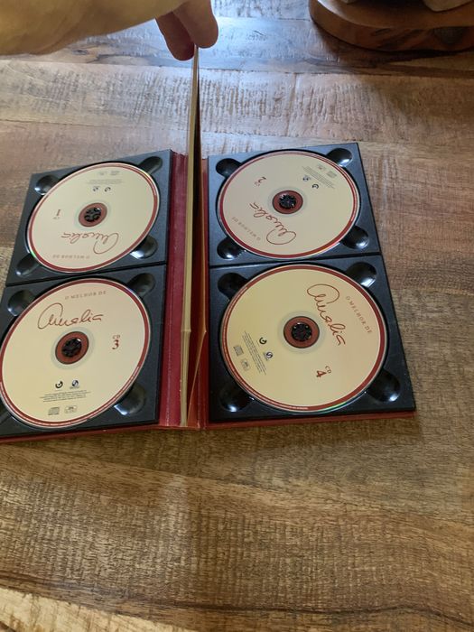 4 CD’S ,mais livro da Amalia Rodrigues