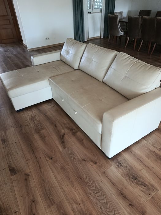 Sofá cama em pele sintética IKEA