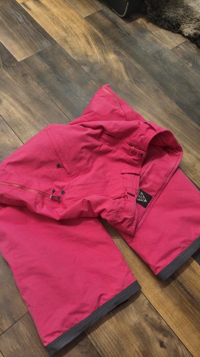 Spodnie Nike Gore-Tex na snowboard narty