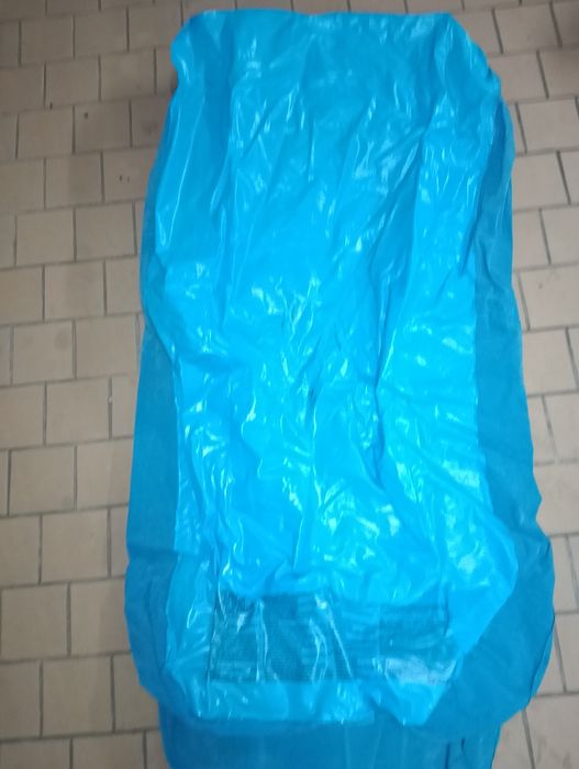 Cama insuflável cor azul