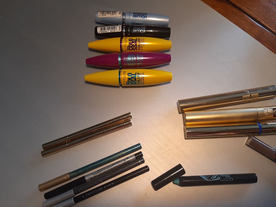 Rimel variado, eyeliner, lápis, YSaintLaurent,  Loreal, Lâncome,..