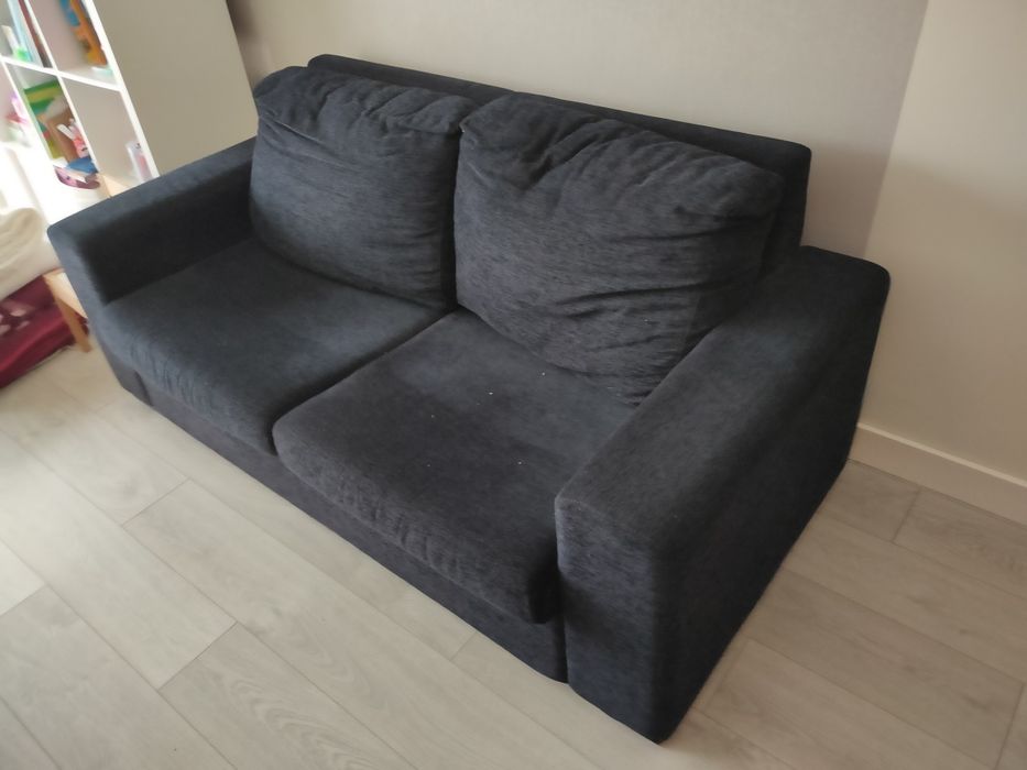 Sofá cama preto, usado