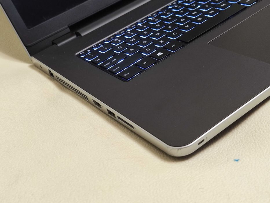 Ноутбук DEll Inspiron 5759 17,3 Core i7/16Gb/SSD 256Gb/Radeon R5 4Gb