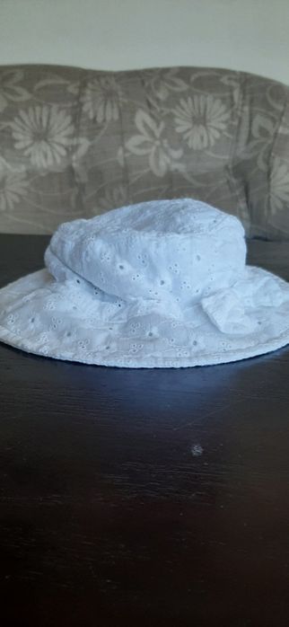 Kapelusik dziewczęcy