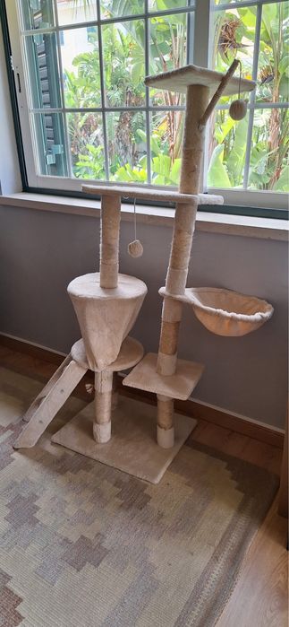 Torre para gatos