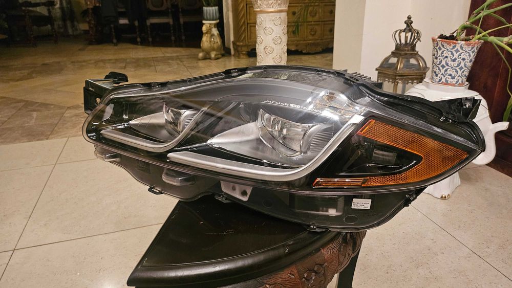 Lampa Jaguar XJ 2018,