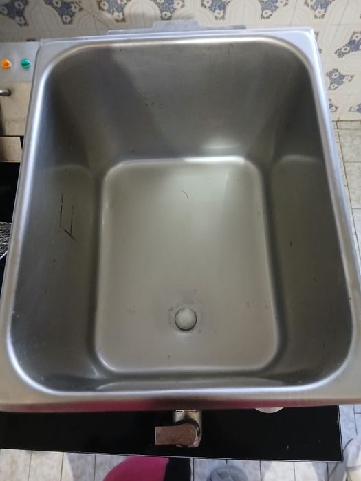 Fritadeira 8L com torneira