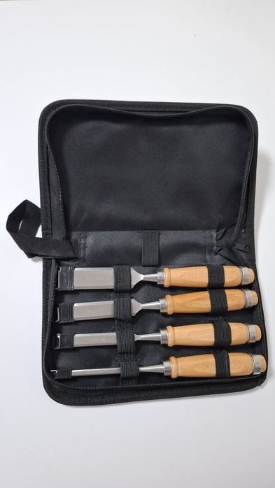 Набір стамесок у сумці для зберігання