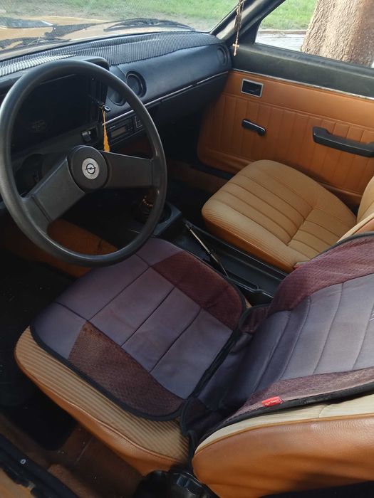 Opel Ascona de 76