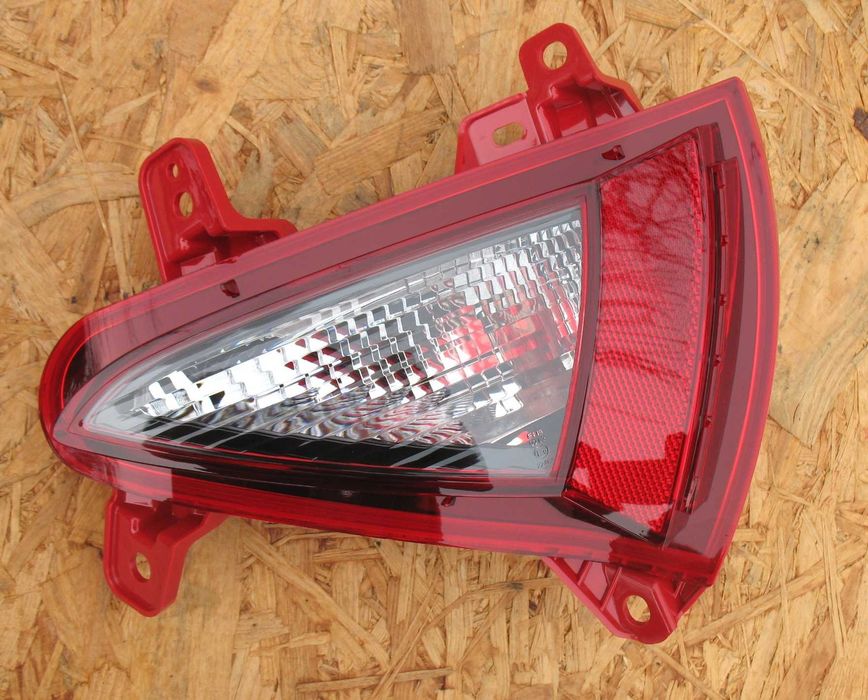 Kia Sportage V lampa prawa tylna przeciwmgłowa tył w zderzak Nowa Oem