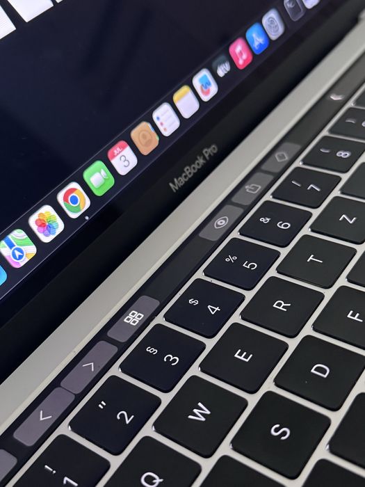 Mackbook pro 2017 touch bar 16gb