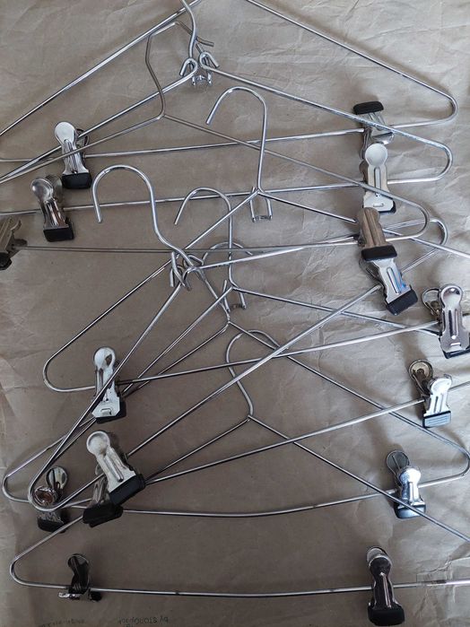 Cabides metálicos - 8