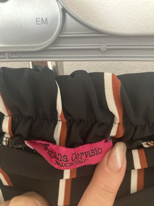 Czarne spodnie w czerwono białe paski m Made in Italy