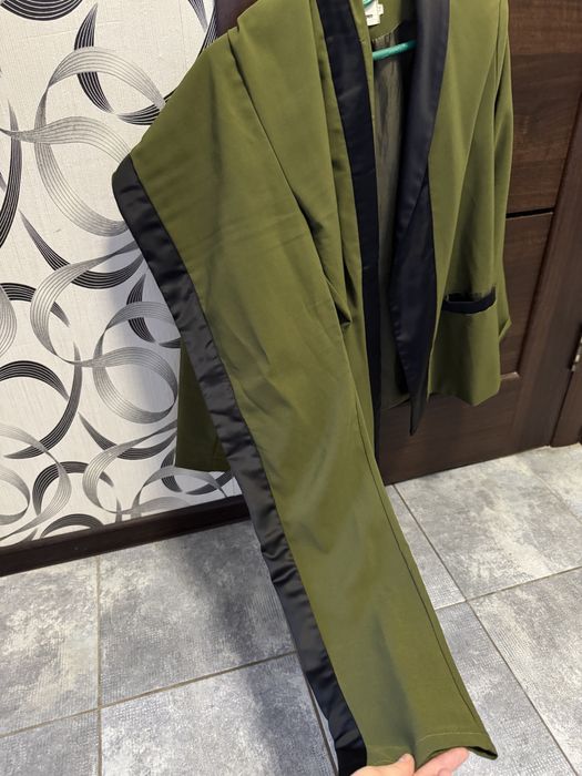 Костюм брючний, костюм