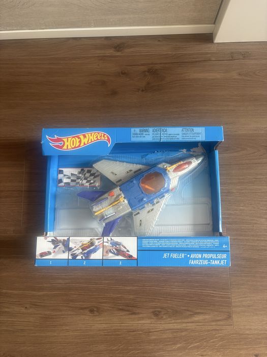 Літак заправщик з машинкою hot wheels
