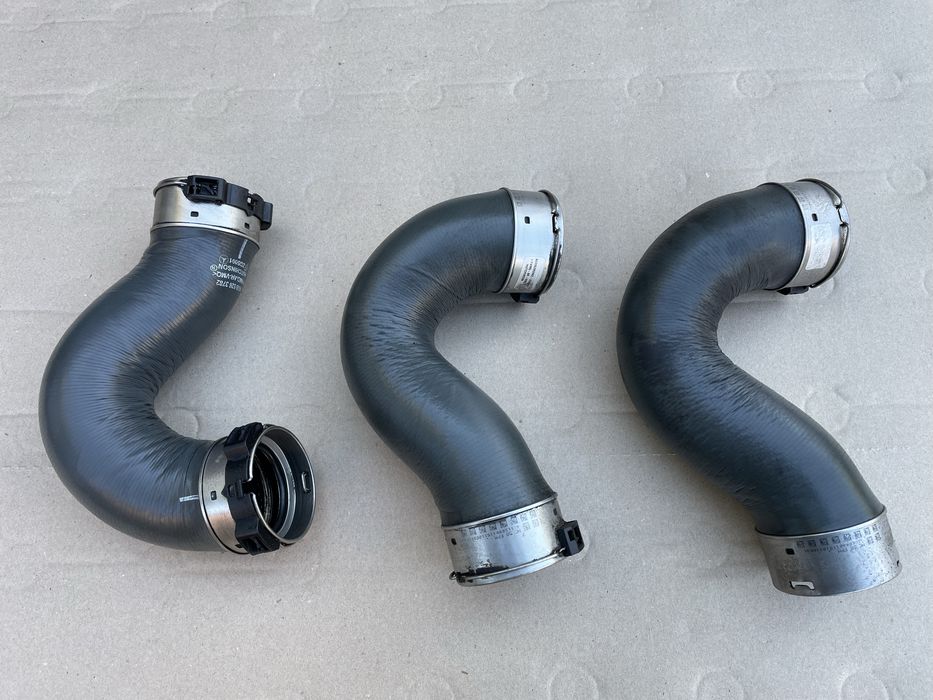 Патрубок интеркулера на VITO-VIANO W639