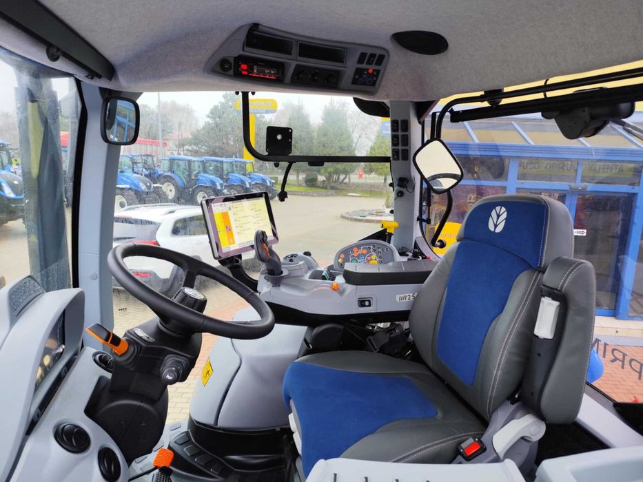 New Holland T7.210