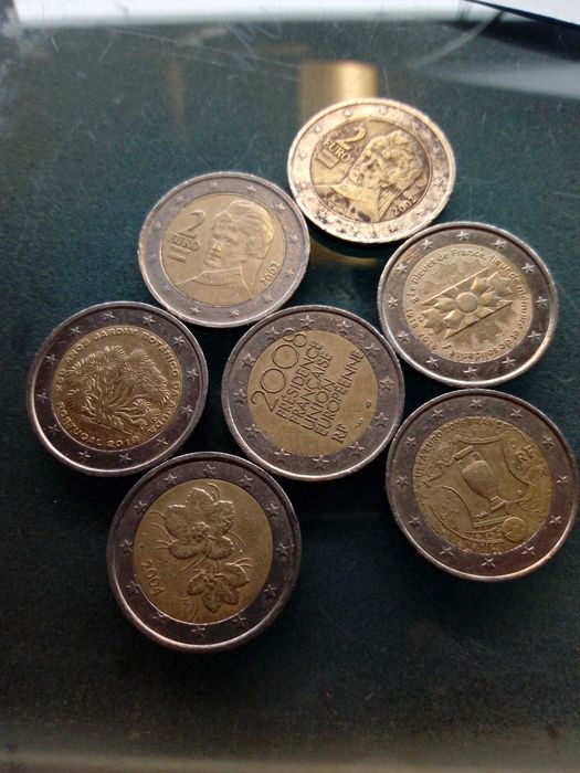 Moedas de 2 € várias