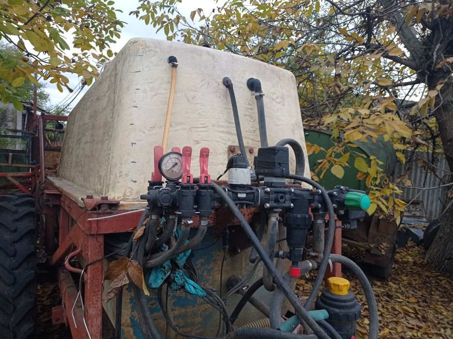 Оприскувач ОП 2000с комп'ютером