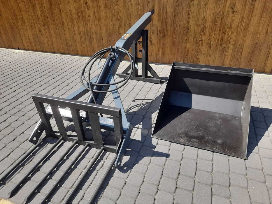 ładowacz na tył ciągnika
