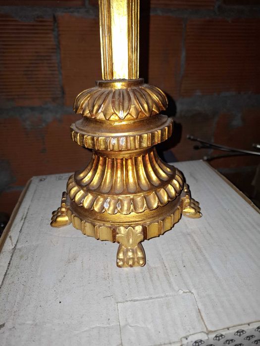 Cruxifixo e cristo em madeira. Antigo