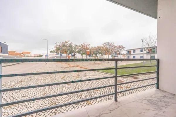 Apartamento T2 com Varanda, na Quinta do Anjo — Quinta do Anjo, Setúbal