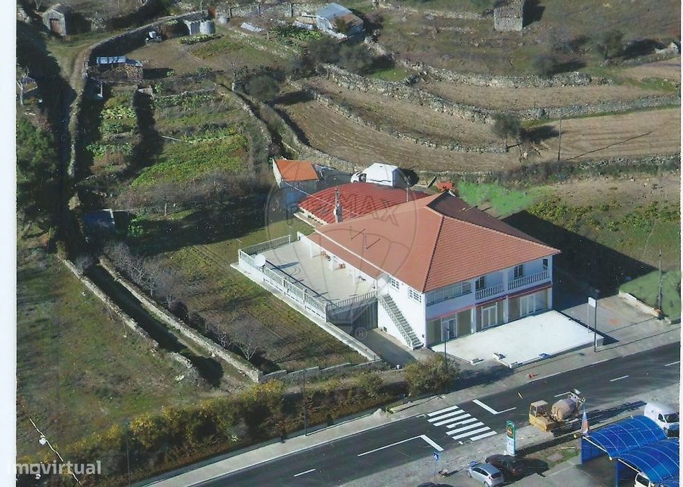 Moradia T4 para venda