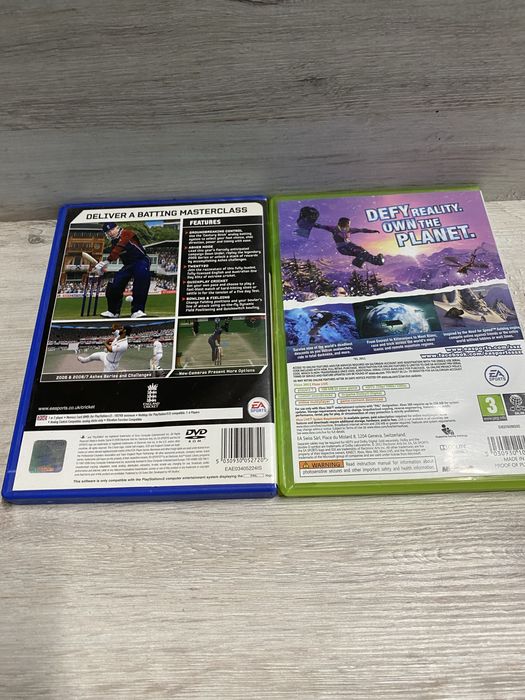 Zestaw gier wideo na xboxa oraz playstation